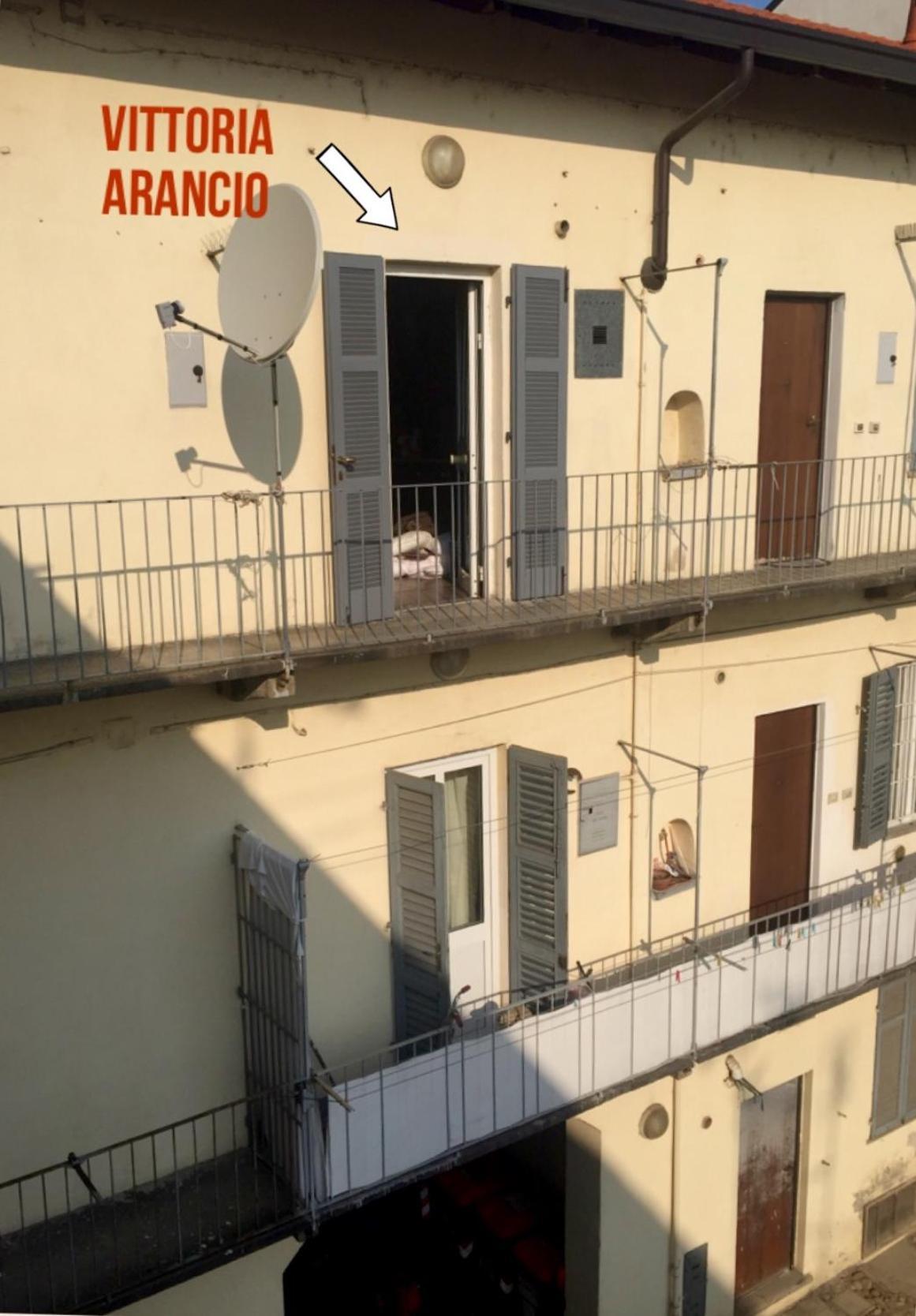 Lucy'S Houses - Vittoria Arancio Apartment Novara Exterior foto